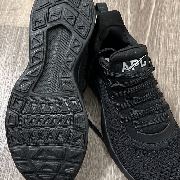 NWOT APL Women’s techloom tracer - Picture 3 of 4